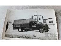 Снимка Ретро товарен автомобил С. Т. О. П. през зимата