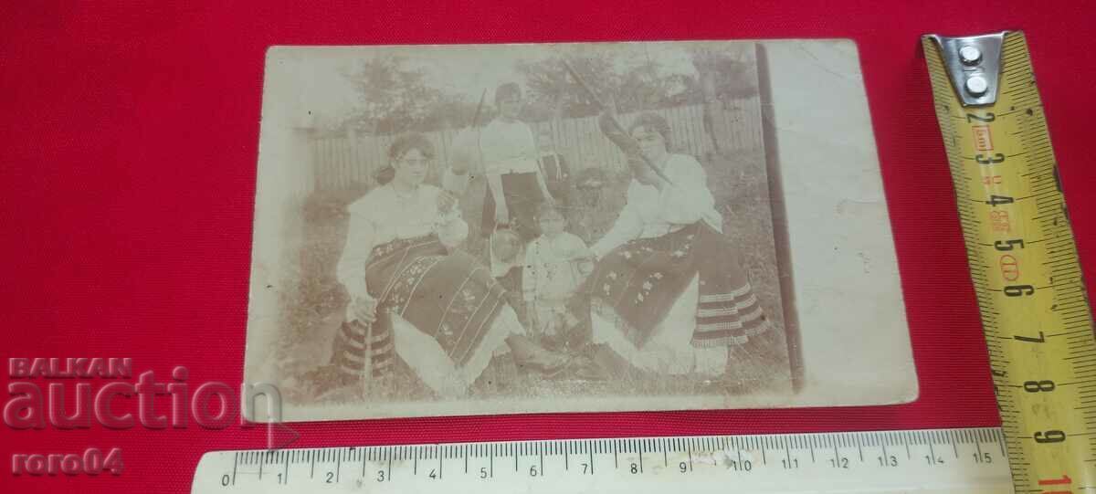 ΚΟΡΙΤΣΙΑ - ΚΟΣΤΟΥΜΙΑ - ΜΠΟΥΦΑΝ με τιμή € 12.99 | 25.41 BGN