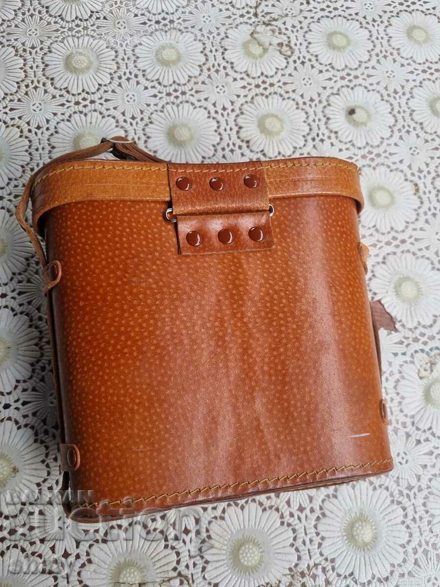 Аукцион Кутия за военен бинокъл Аукцион Кутия за военен бинокъл