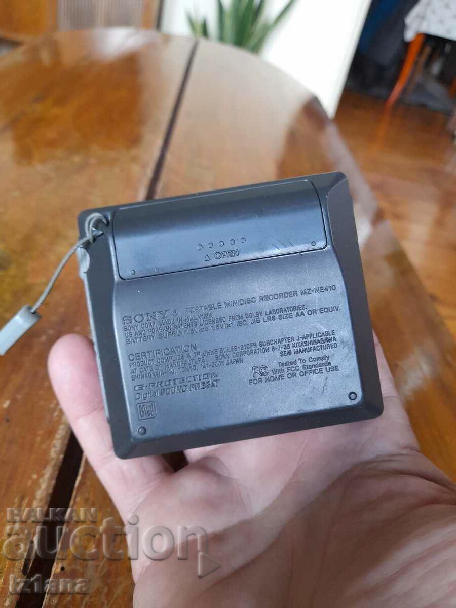 Delivery of Walkmen Sony NetMD MZ-NE410