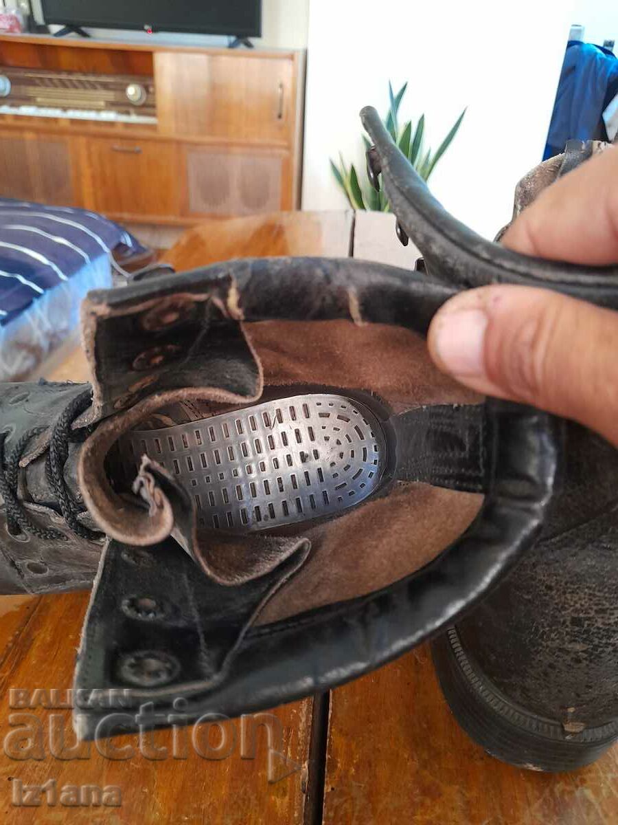 Delivery of Old Cuban women Delivery of Old Cuban women