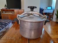 Old Pressure Cooker One minute