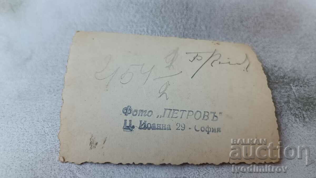 Φωτογραφία Άνδρας και νεαρό κορίτσι δίπλα στο ποτάμι με τιμή 1.75 BGN | € 0.89 Φωτογραφία Άνδρας και νεαρό κορίτσι δίπλα στο ποτάμι με τιμή 1.75 BGN | € 0.89