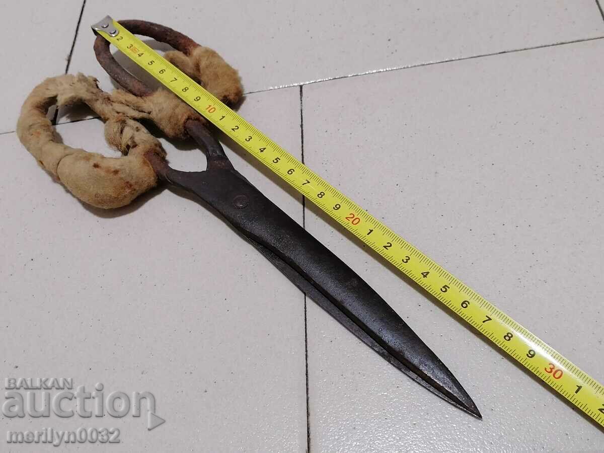 Παράδοση Παλιό σφυρήλατο ψαλίδι, σφυρήλατο σίδερο