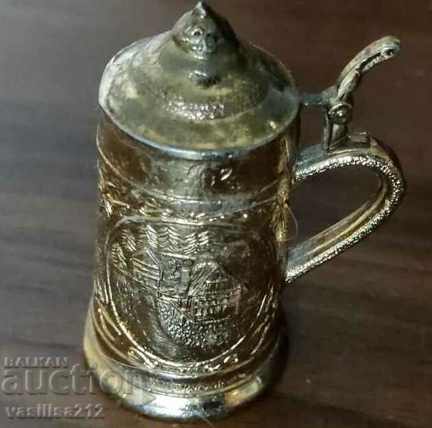 Auction  Mug, miniature