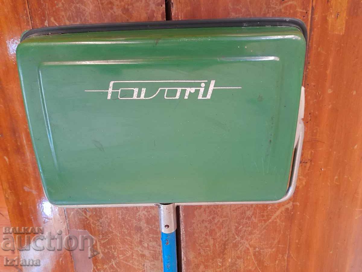 Old floor cleaner Favorit with price 55.00 BGN | € 28.12 Old floor cleaner Favorit with price 55.00 BGN | € 28.12