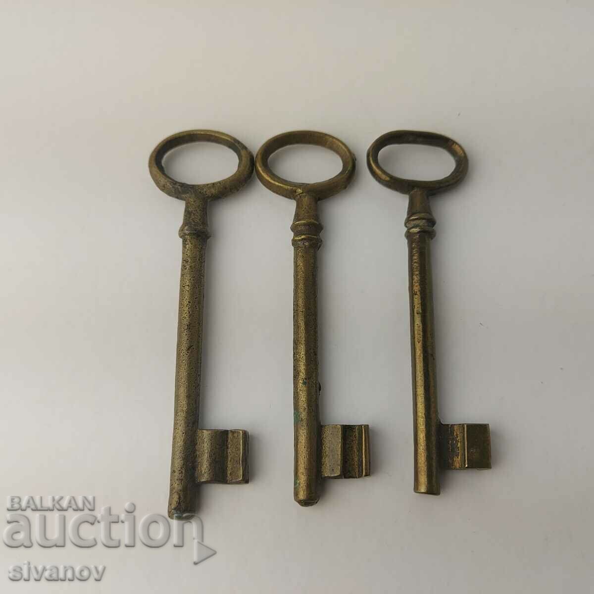 Old bronze keys 3 pieces #5548