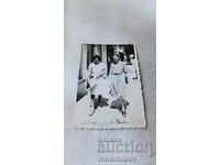 Φωτογραφία Dobrich Δύο γυναίκες σε έναν περίπατο 1941