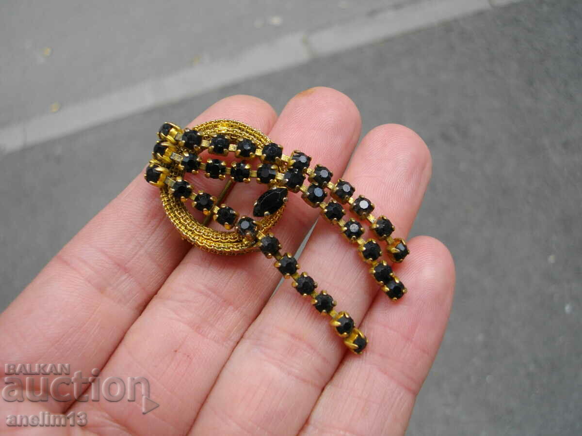 Auction OLD BROOCH Auction OLD BROOCH