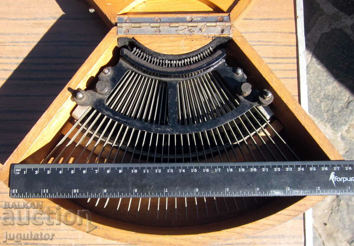 old collectible ADLER typewriter in box - 6 old collectible ADLER typewriter in box - 6
