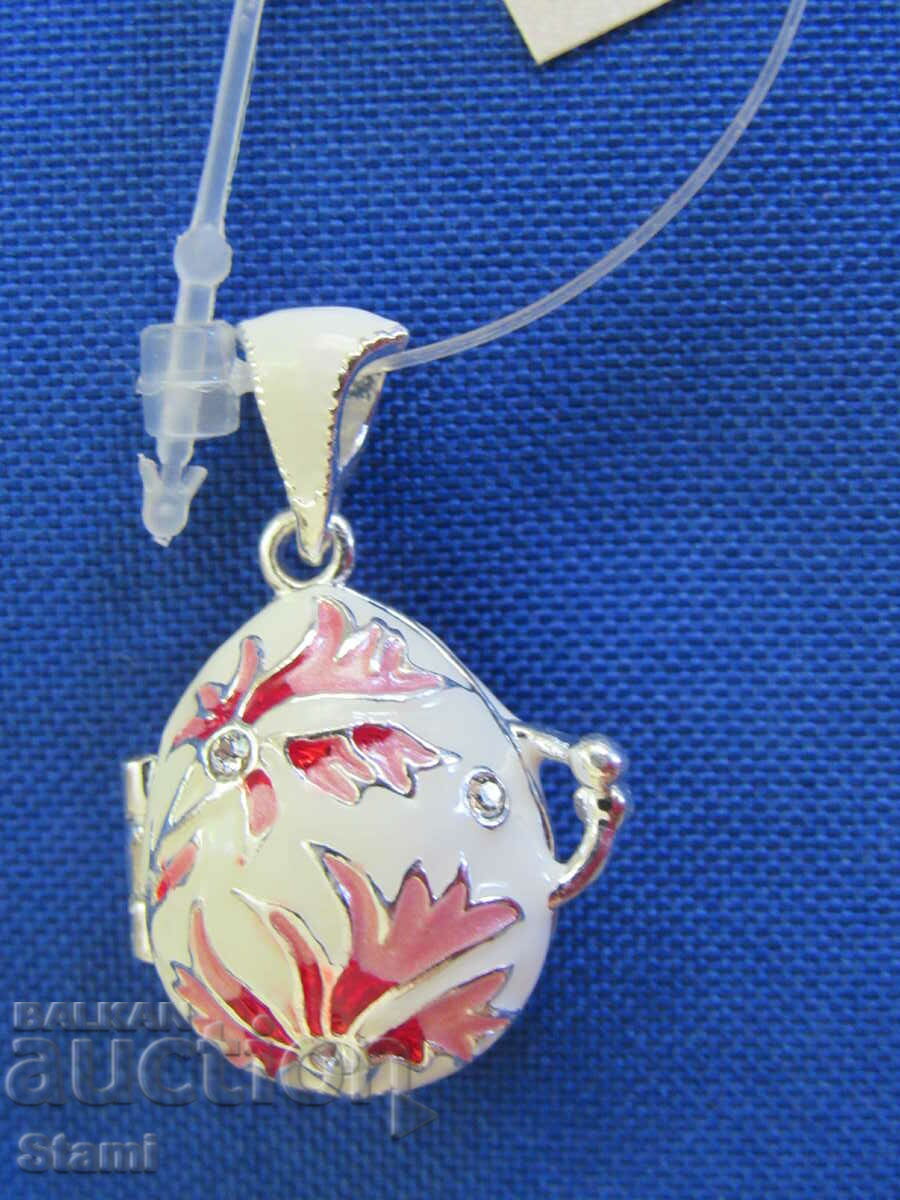 Фино дамско колие с висулка- Яйце Фаберже, ново с цена 65.00 лв. | € 33.23 Фино дамско колие с висулка- Яйце Фаберже, ново с цена 65.00 лв. | € 33.23