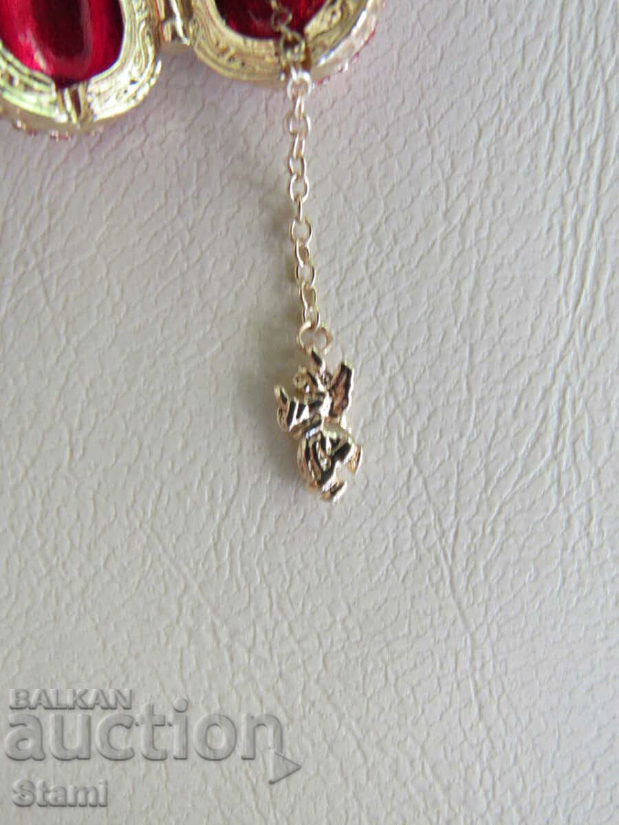 Colier cu pandantiv de dama rafinat - ou Faberge, nou cu preț 65.00 BGN | € 33.23