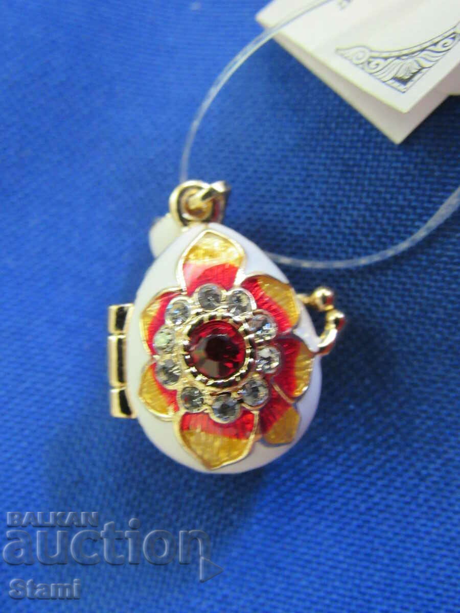 Colier cu pandantiv de dama rafinat - ou Faberge, nou cu preț 65.00 BGN | € 33.23 Colier cu pandantiv de dama rafinat - ou Faberge, nou cu preț 65.00 BGN | € 33.23