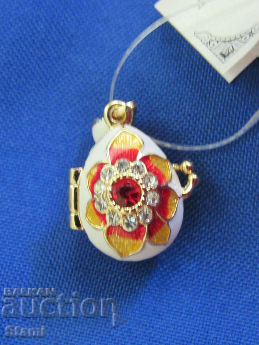 Livrarea Colier cu pandantiv de dama rafinat - ou Faberge, nou Livrarea Colier cu pandantiv de dama rafinat - ou Faberge, nou