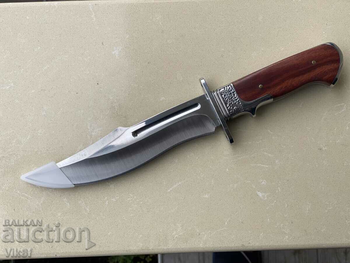 Stable and heavy hunting knife, blade 180 x 300 with price 28.50 BGN | € 14.57