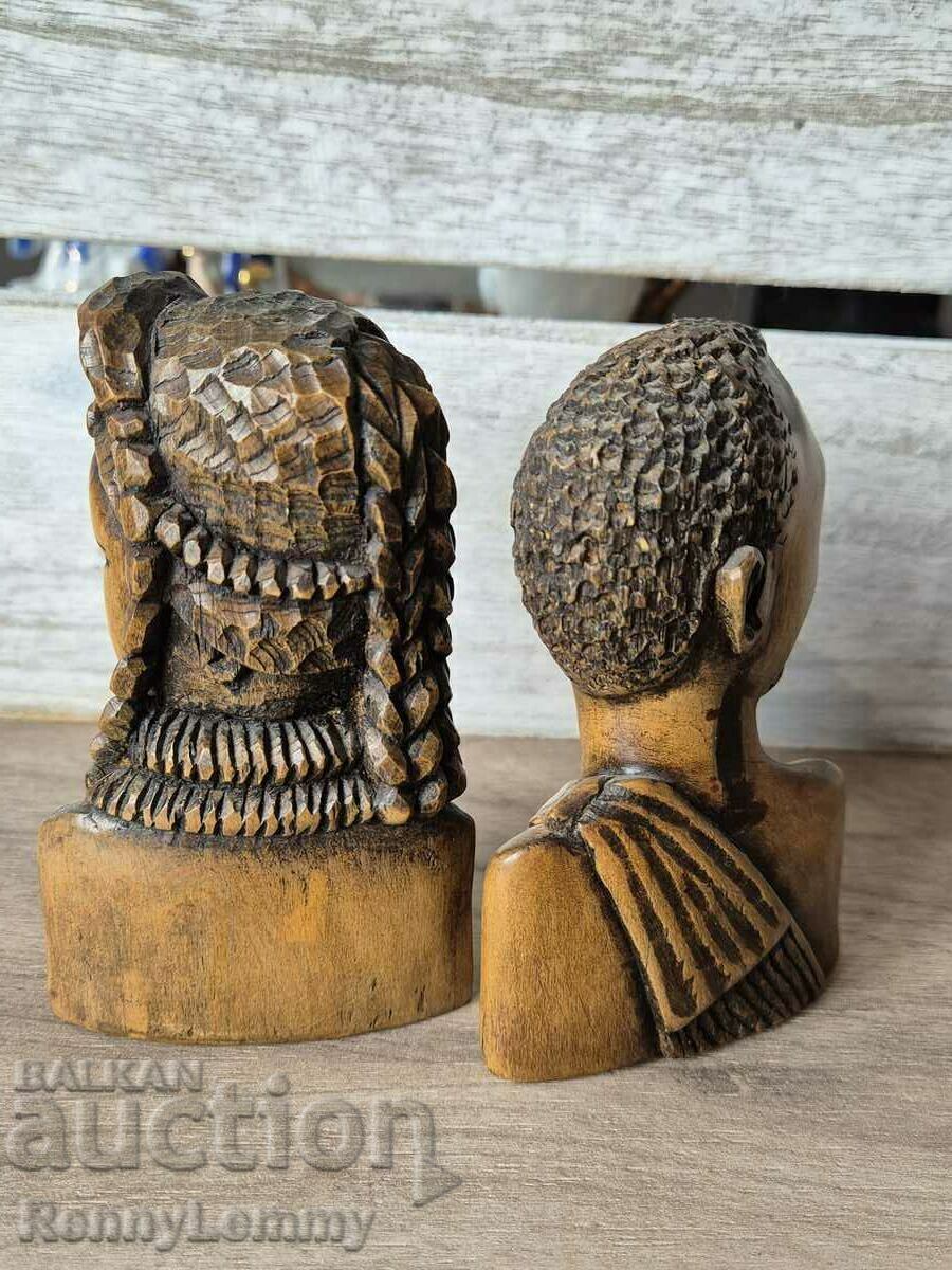 Delivery of A pair of rare African figures, wood