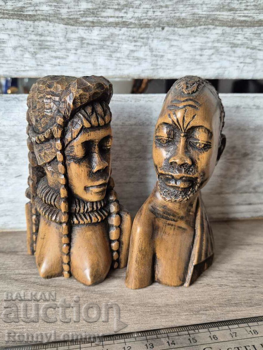 Ένα ζευγάρι σπάνιες αφρικανικές φιγούρες, ξύλο
