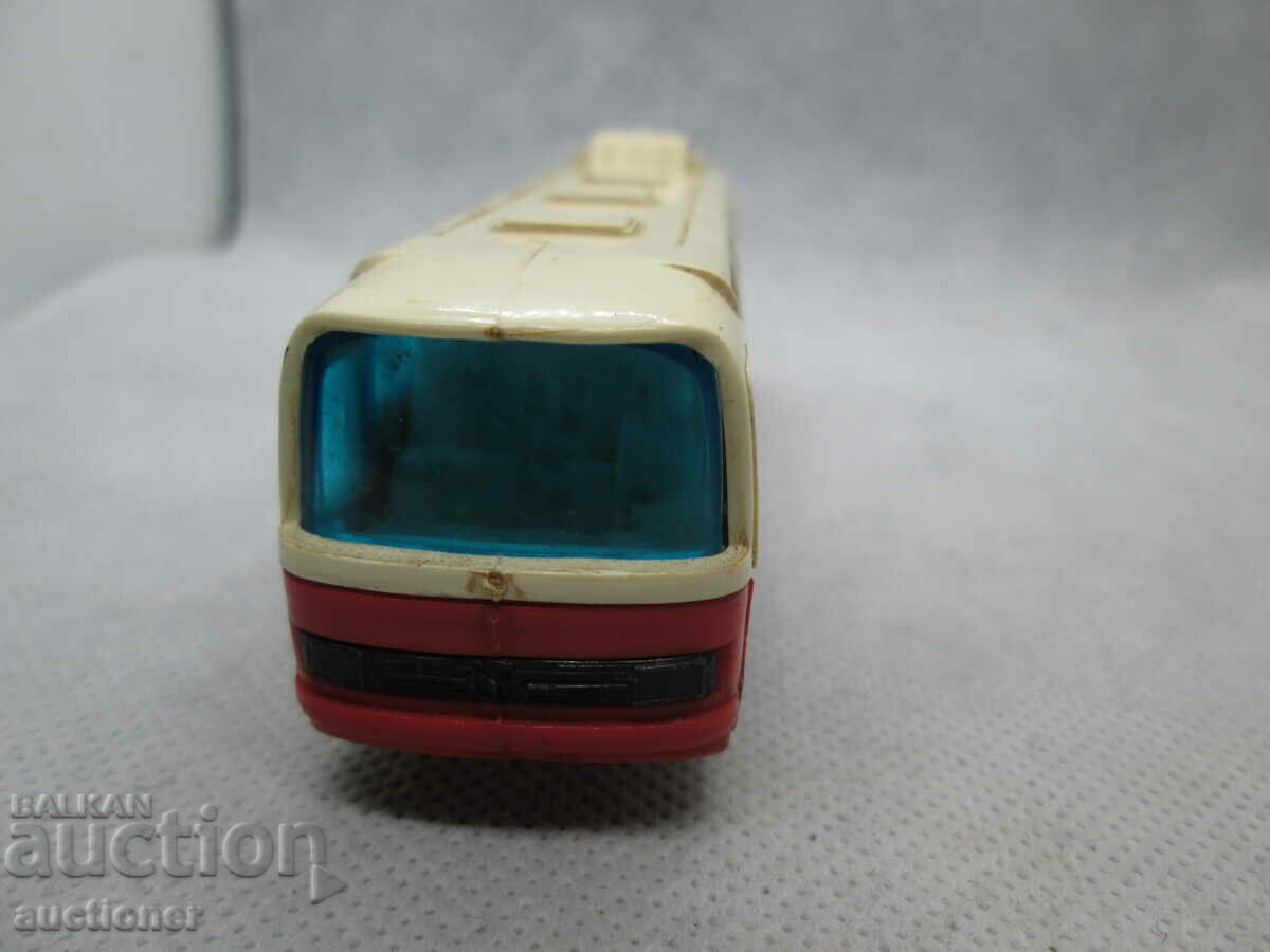 MERCEDES -BENZ 0302, MODEL LA SCARĂ REDUSĂ PLASTIC cu preț 20.00 BGN | € 10.23 MERCEDES -BENZ 0302, MODEL LA SCARĂ REDUSĂ PLASTIC cu preț 20.00 BGN | € 10.23