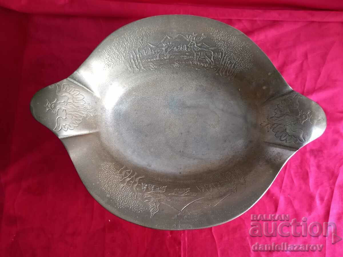 Vasă de bronz masiv, unică, de autor vechi, gravuri cu preț € 145.00 | 283.60 BGN