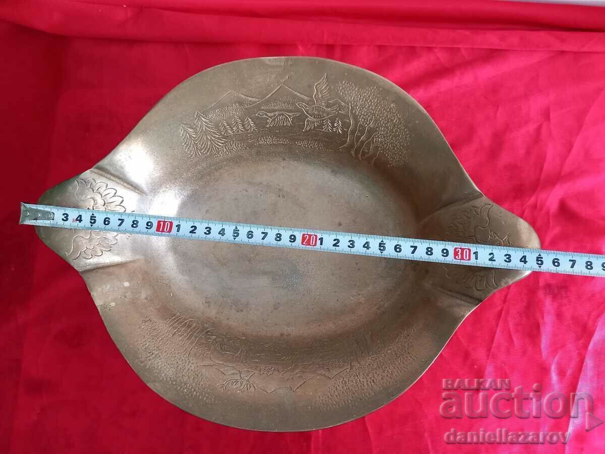 Vasă de bronz masiv, unică, de autor vechi, gravuri - 7