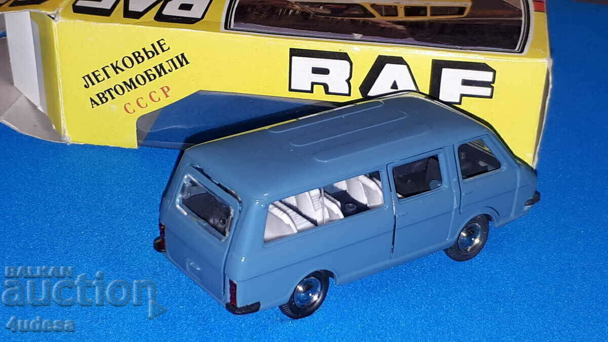 Delivery of Soc Russian Toy RAF 2203 Latvia 1:43 Made in USSR USSR