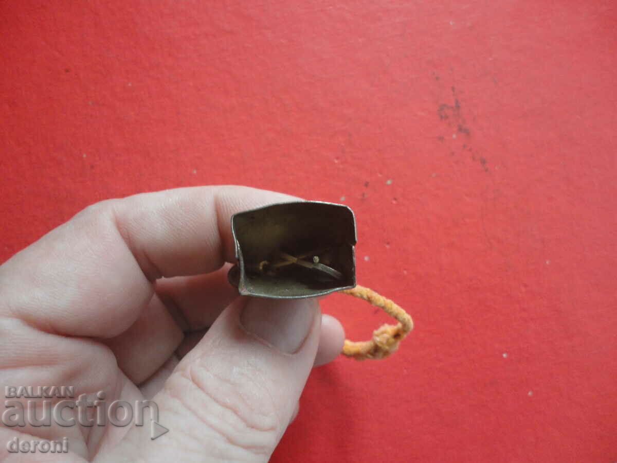 Livrarea Clopot de bronz chan aplauda