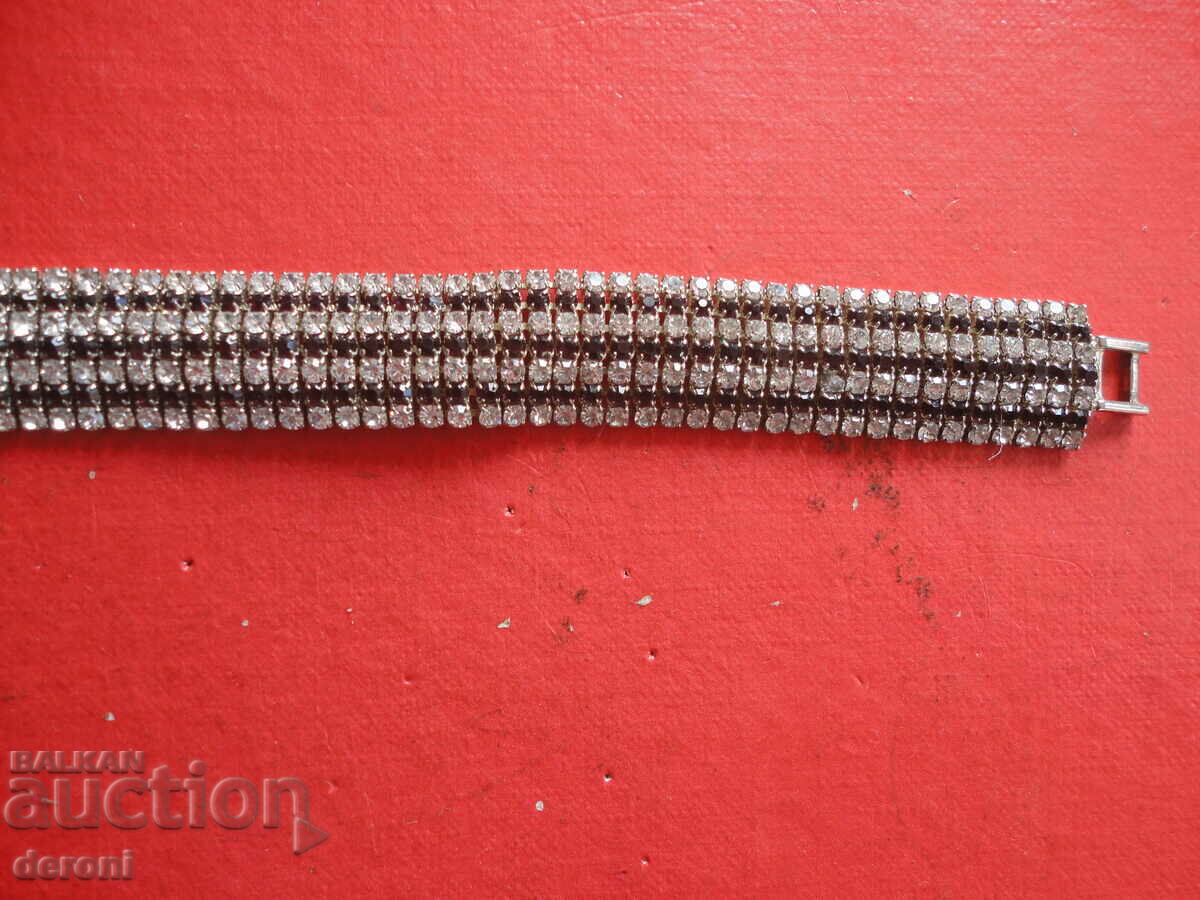 Delivery of A great bracelet with stones Delivery of A great bracelet with stones