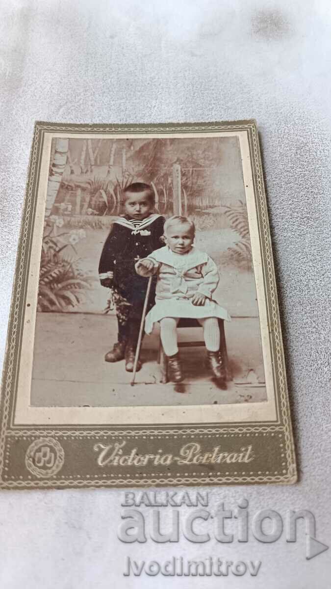 Снимка Момченце и момиченце 1918 Картон
