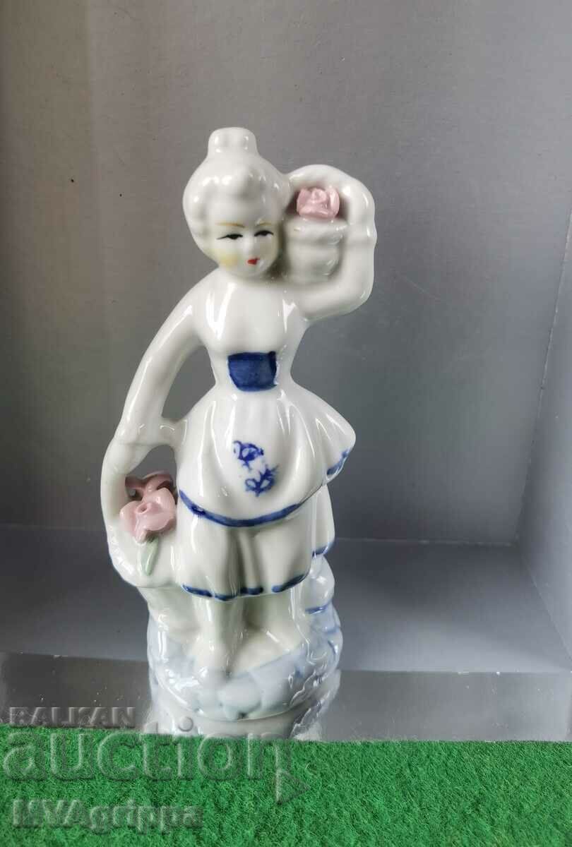 Porcelain figure statuette