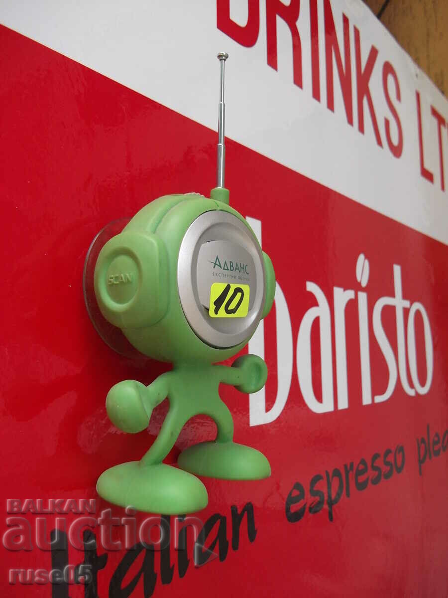 Ραδιοτρανζίστορ με βεντούζα που λειτουργεί με τιμή 10.00 BGN | € 5.11 Ραδιοτρανζίστορ με βεντούζα που λειτουργεί με τιμή 10.00 BGN | € 5.11