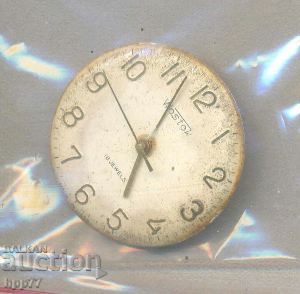 clock mechanism 112