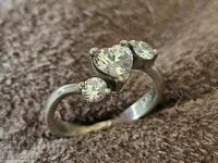 Inel de argint elegant și stilat de designer cu cristal