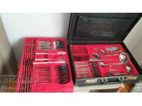 PRINCESS GOLD cutlery set in a suitcase