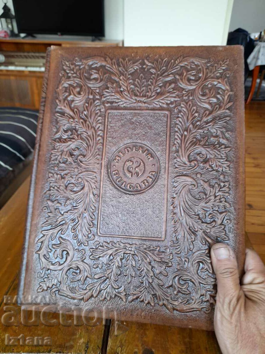 Delivery of Old leather folder Delivery of Old leather folder