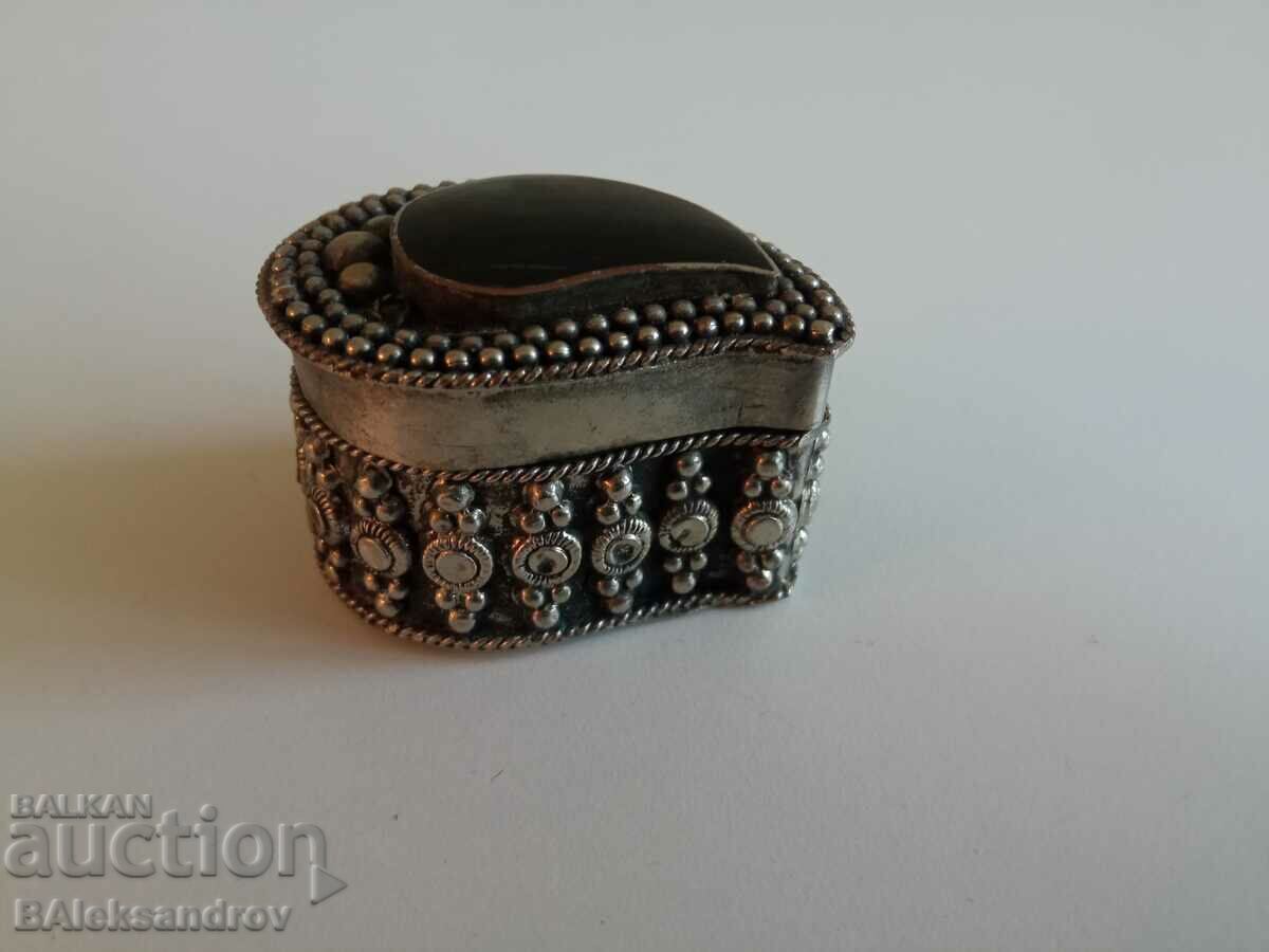 Old jewelry box with stones with price 22.00 BGN | € 11.25