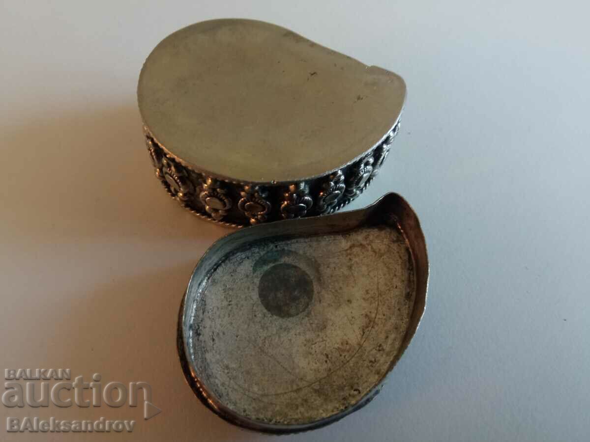 Old jewelry box with stones - 5