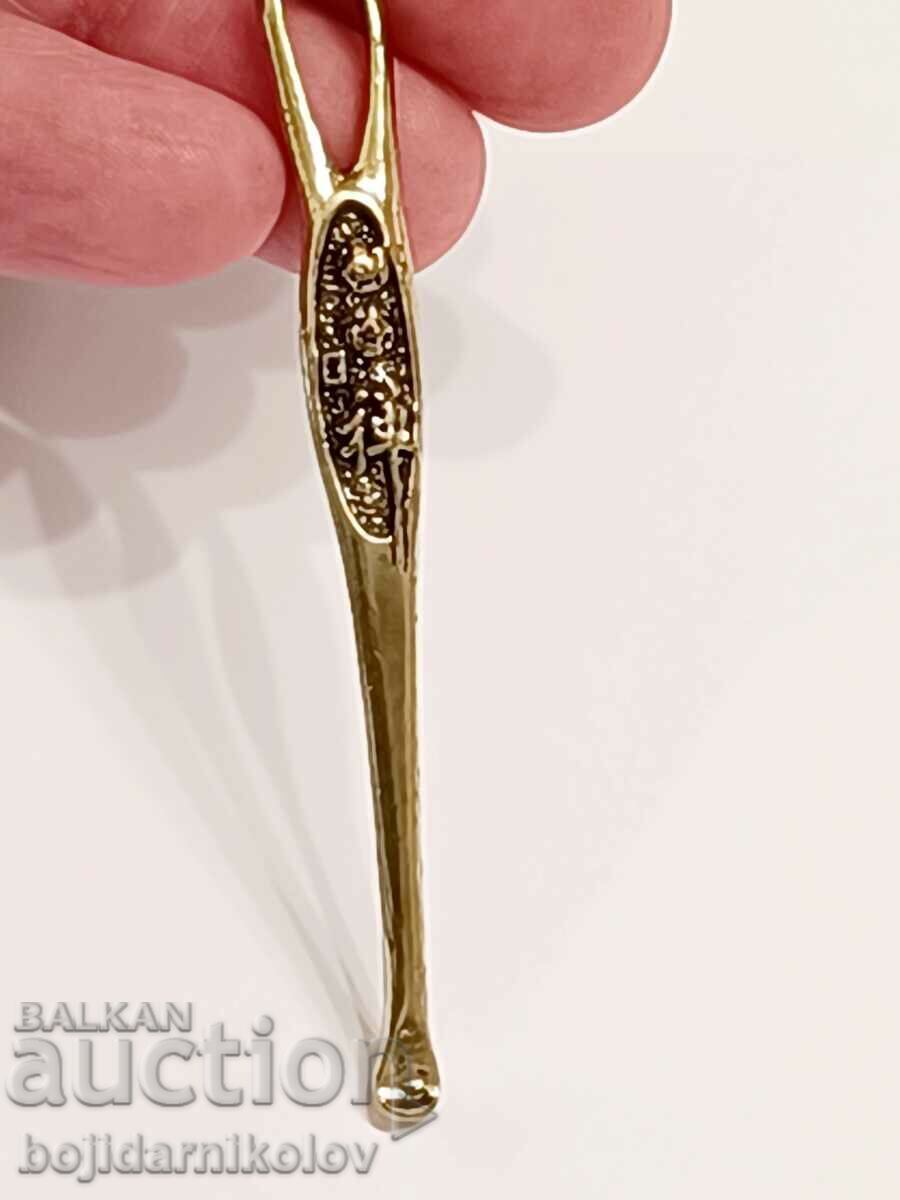 ЛЪЖИЧКА ЗА ПОЧИСТВАНЕ НА УШИ 31 Сувенир или...Месинг.