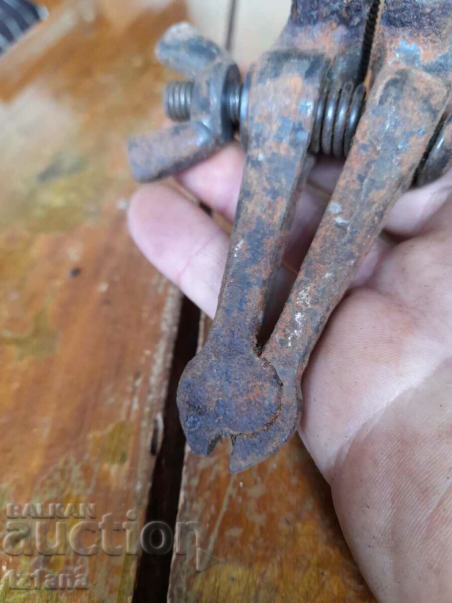 Old tie - 5 Old tie - 5