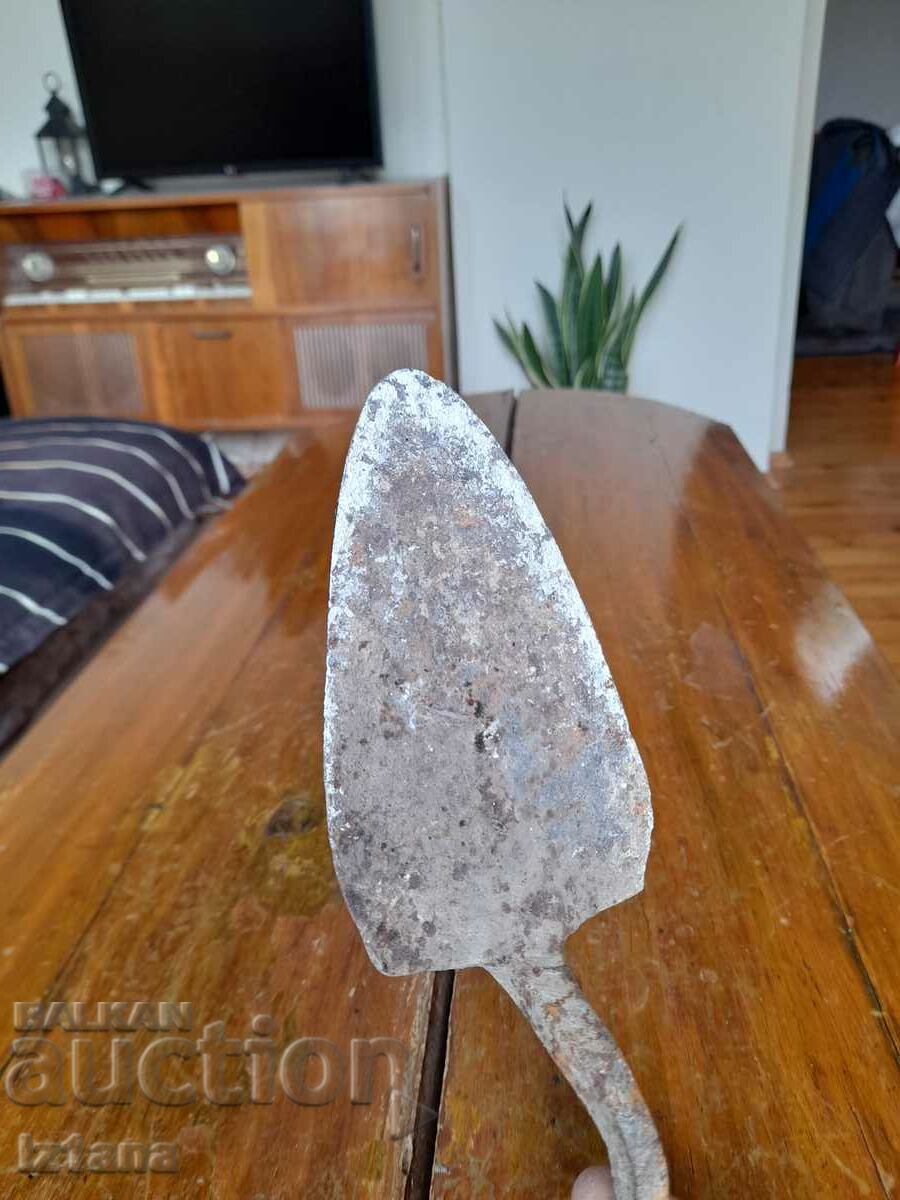 Auction An old trowel Auction An old trowel