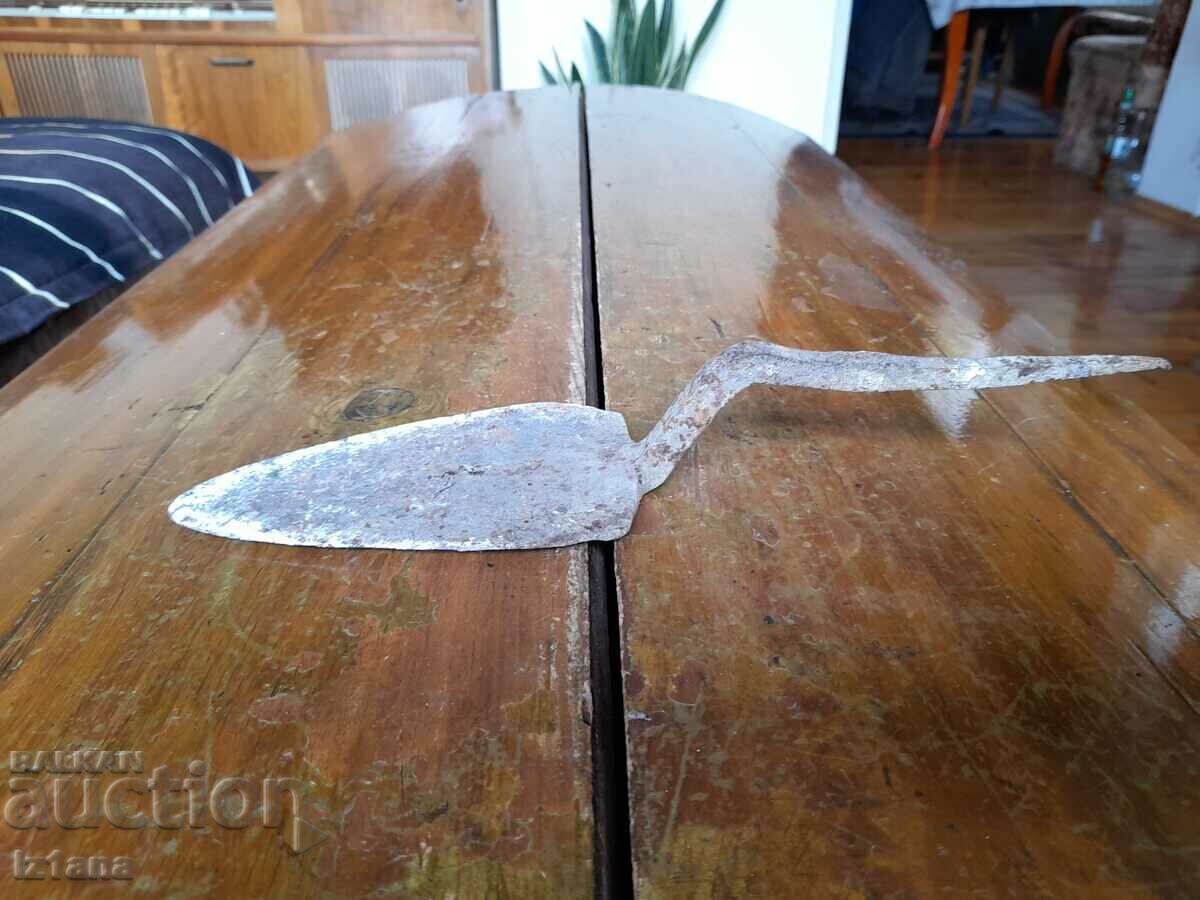An old trowel An old trowel