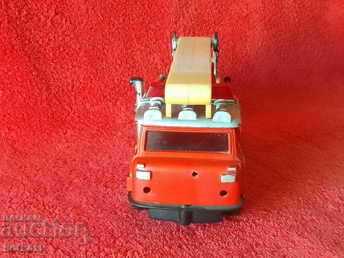 Jucărie veche Camion de pompieri cu piese lipsă - 5