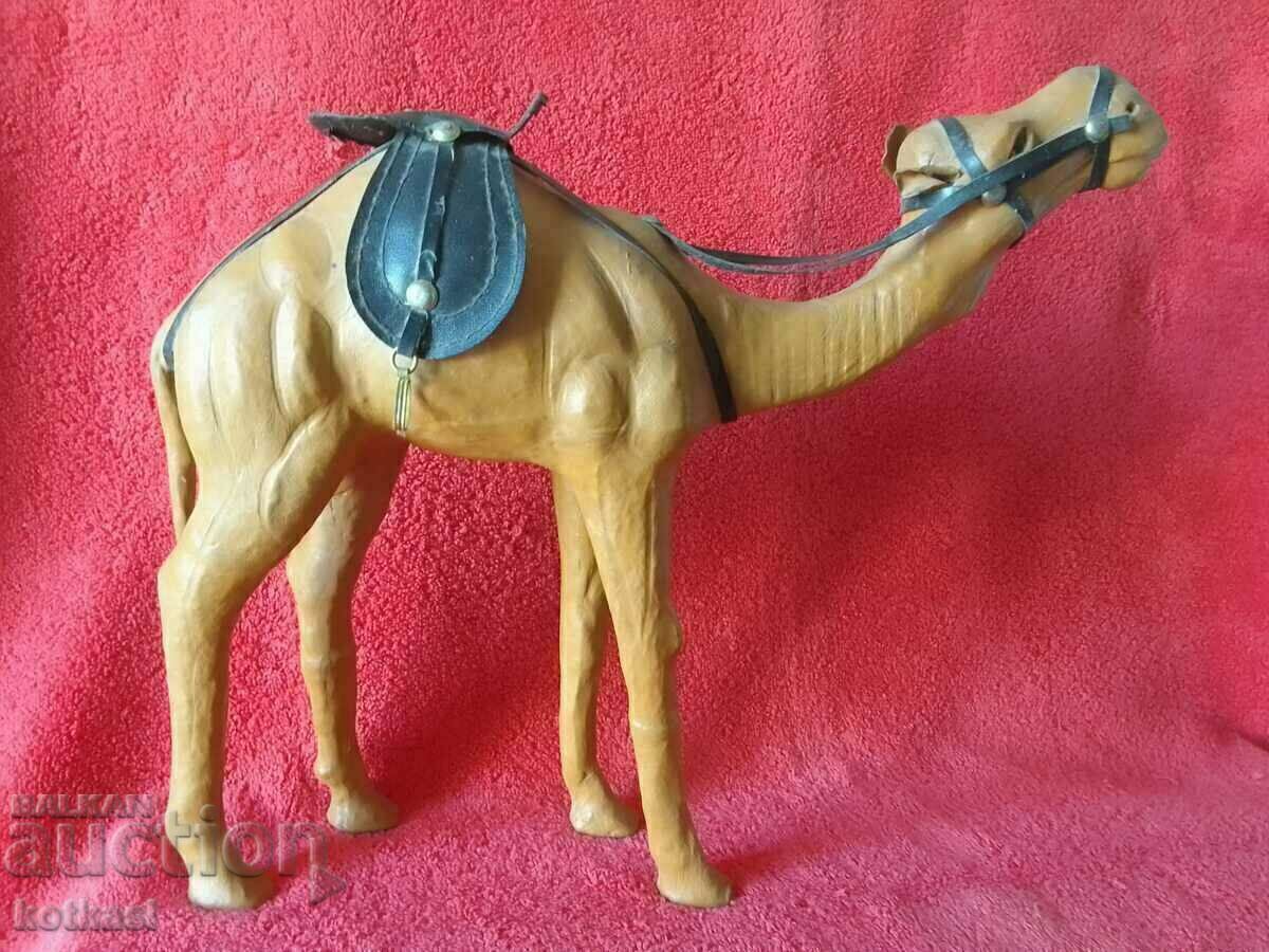 Auction Old figure of Camilla height about 29.30 cm. Auction Old figure of Camilla height about 29.30 cm.