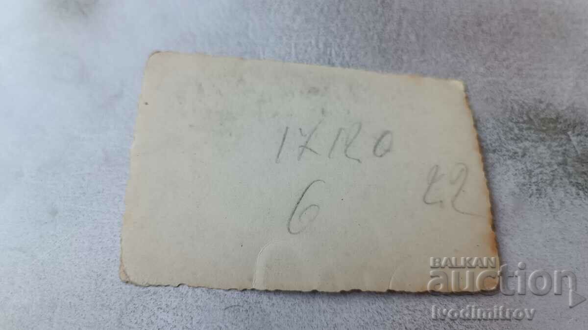 Φωτογραφία Σοφία Δύο άντρες σε μια βόλτα με τιμή 1.85 BGN | € 0.95 Φωτογραφία Σοφία Δύο άντρες σε μια βόλτα με τιμή 1.85 BGN | € 0.95