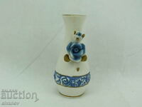 Интересна малка порцеланова ваза #2339