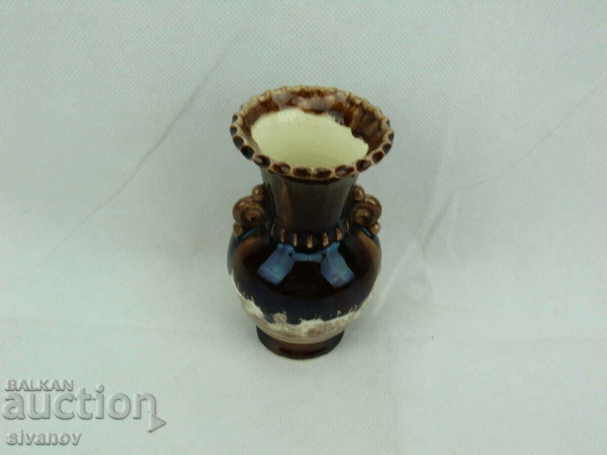 Interesting small porcelain vase #2340 with price 14.99 BGN | € 7.66 Interesting small porcelain vase #2340 with price 14.99 BGN | € 7.66