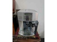 Coffee machine DELONGHI MAGNIFICA.