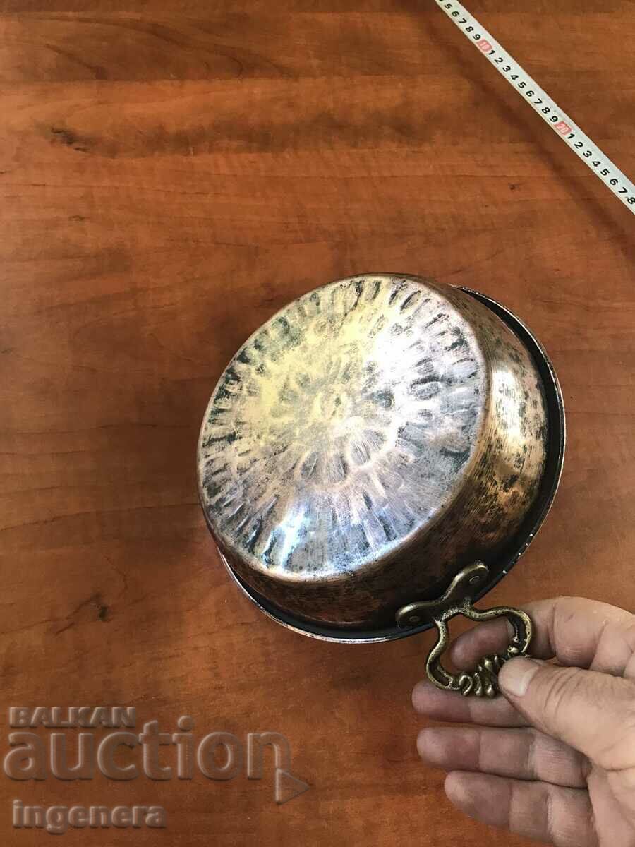 Auction  HONEY COPPER BAKE PAN ANTIQUE BREAD DISH