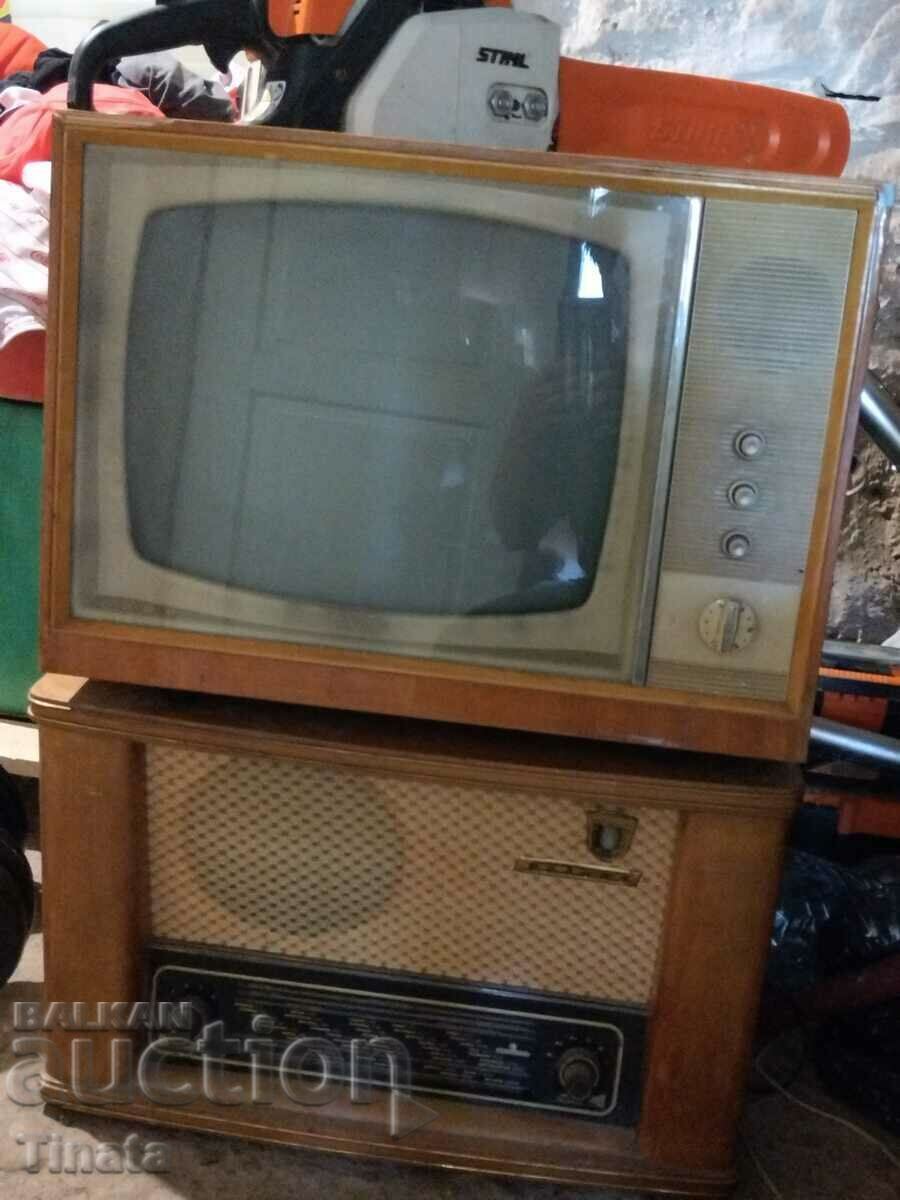 I am selling 2 pcs. Lamp TV Pirin and Radio Rodina 1975