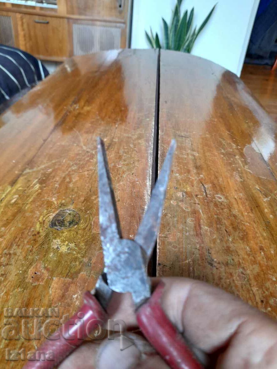 Delivery of Old pliers Delivery of Old pliers