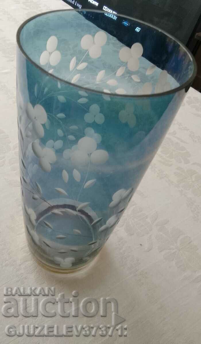 vintage blue glass-crystal vase with engraved flowers size with price 139.00 BGN | € 71.07 vintage blue glass-crystal vase with engraved flowers size with price 139.00 BGN | € 71.07